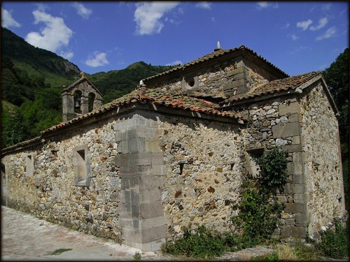 Iglesia de Caunu, Somiedo.
