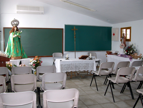 CUBAS (HOZ DEL JÚCAR-Albacete). Escuela e iglesia a la vez.