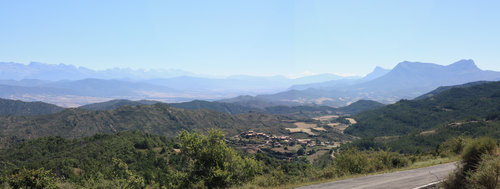 Vista de Bagüés, Peña Oroel, San Juan de La Peña y Pirineos