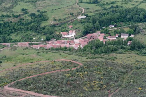 Vista aérea de Vallejimeno, término de Valle de Valdelaguna