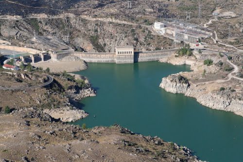 Vista area de la presa y central elctrica de Ricobayo en el ro Esla