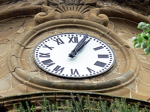 CUZCURRITA DE RIO TIRON-Reloj de la iglesia de San Miguel.