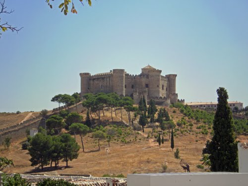 El Castillo de Belmonte,se rodarón algunas escenas de la pelicula El Cid