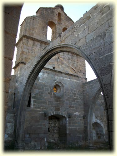los arcos de la ermita