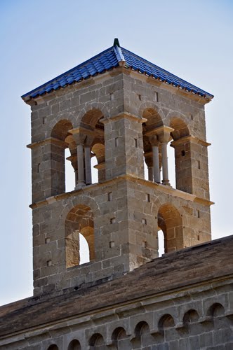 Monasteri de Sant Benet, Campanario, Románico