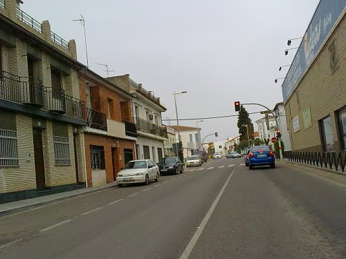 Entrada al pueblo por la carretera de Villanueva del Duque. Abril de 2011