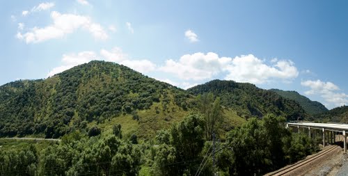 Landscape of Despeñaperros near Venta de Cárdenas (Panorama: enlarge please)