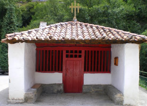 capilla en el museo del vino (Cangas del Narcea)