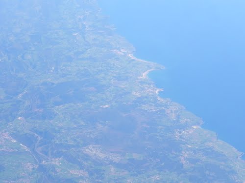Vista aerea de la costa Cantabra ,San Vicente de la Barquera, España.( Estepa 32 ).