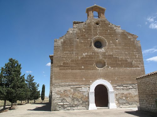 La façade de la chapelle Ste Anne.