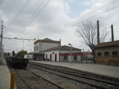 Estación de ferrocarril de Los Rosales
