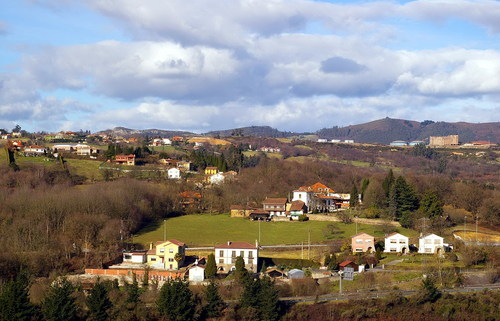 Vista alrededores de Oviedo desde La Zoreda, al fondo Monte Naranco, Oviedo, Asturias