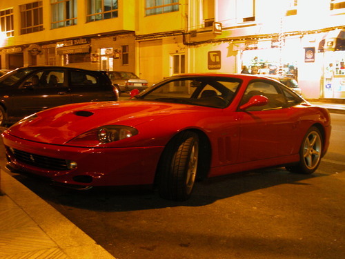 Ferrari 550 Maranello aparcado aquí, Villalonga dic-05