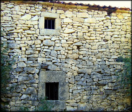 Canicosa (Segovia), old stone house