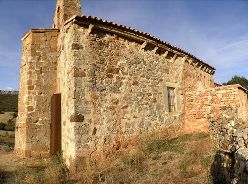 98- Panoramica de la iglesia, Albacastroo (16-10-2011) (2 fotos unidas)