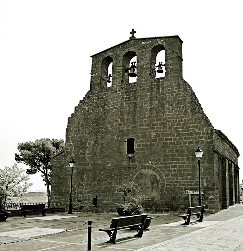 Layana: Iglesia de Santo Tomás (S, XII)