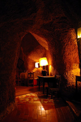 Interior de una de las Bodegas Restaurante, Valdevimbre, Castilla y León