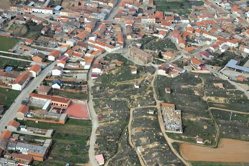  Vista aérea de una zona de bodegas en  Quiruelas de Vidriales