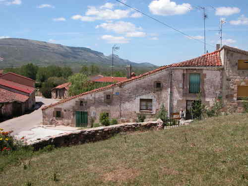 HACINAS (Burgos). 2005. 03. Arquitectura rural.