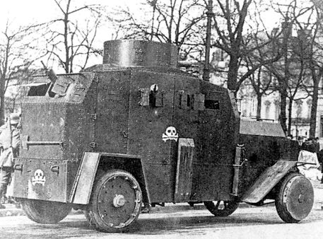 the full-drived Ehrhardt EV4 AFV had 2 MGs in the turret and four MGs at the hull