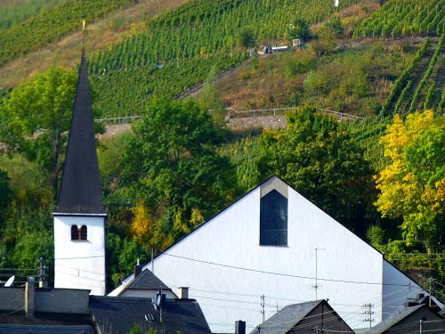 Zell /Mosel  - kath. Pfarrkirche "St. Jakobus der Ältere" im Ortsteil Zell-Kaimt