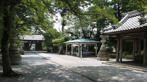 Dogan-ji Kannondo Temple (Kogen-ji Temple) 渡岸寺観音堂（向源寺）4