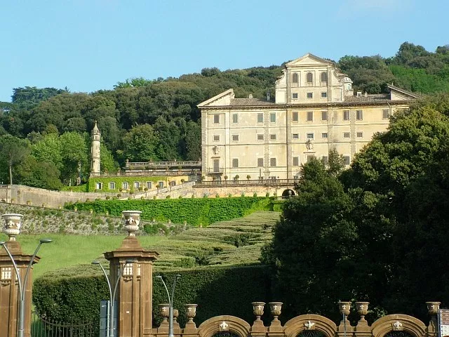 File:Villa Aldobrandini.jpg