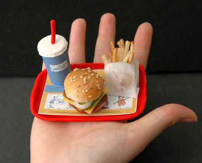 5-worlds-smallest-burger