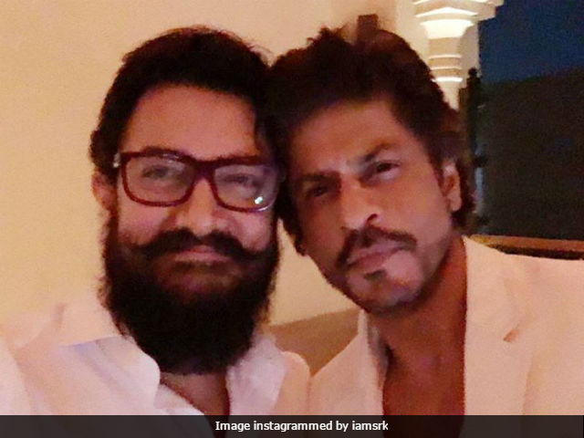 Shah Rukh And Aamir Khan 'Chill' With Netflix CEO Reed Hastings