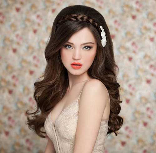 Cute Hairstyle with Crown Braid for Women