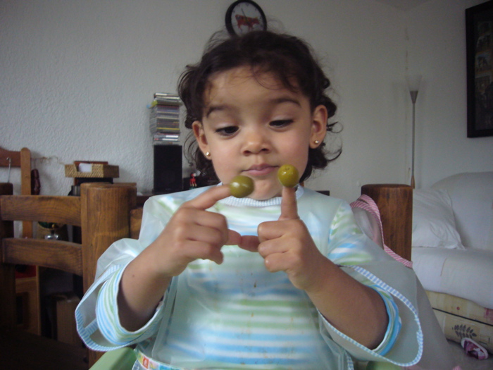 Luciana and olives (2)