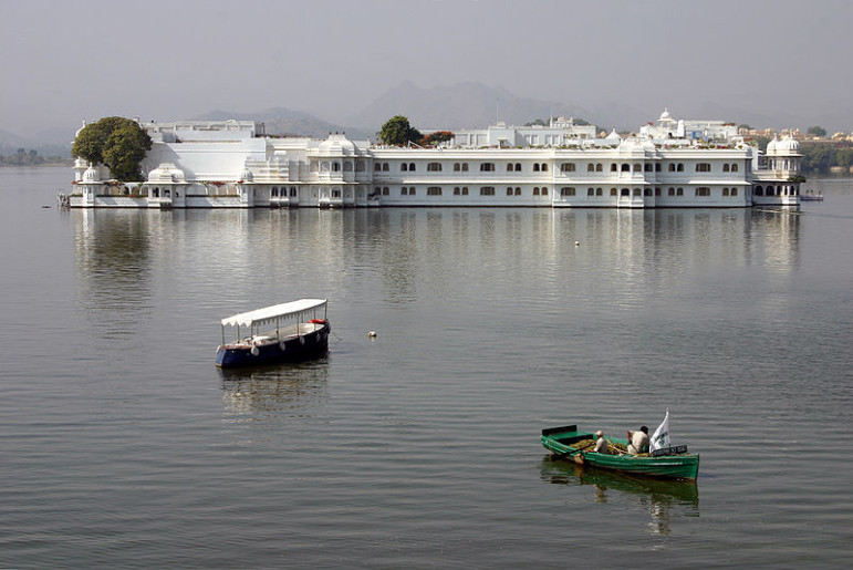 800px-Udaipur_Lake_Palace