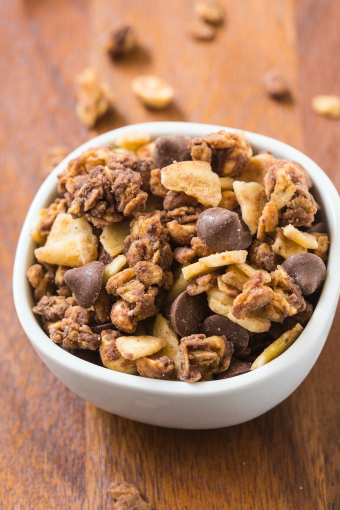 Sweet and Salty Trail Mix Granola - the perfect hiking snack for your kids! www.superhealthykids.com 