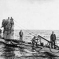 Undated photo of World War I-era German UC-1 submarine class with crew on the deck. (Public domain, Wikmedia commons)