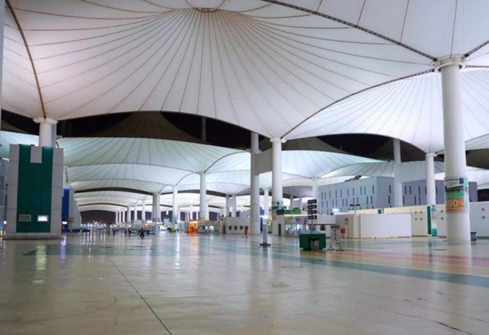 The Haj Terminal of the airport has a total area of 510,000 square meters consisting of the eastern lounges which have an area of 90,000 square meters and an open area (the eastern plaza) which has an area of 160,000 square meters. — SPA