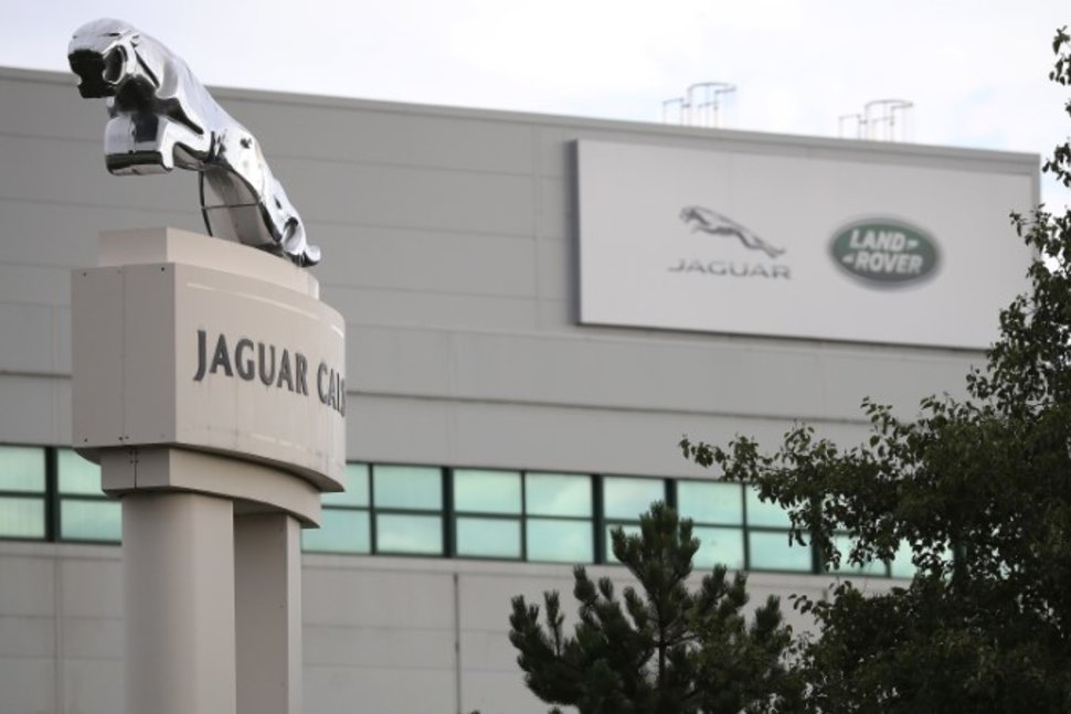 jaguar-land-rover-tests-first-driverless-vehicle-on-public-roads