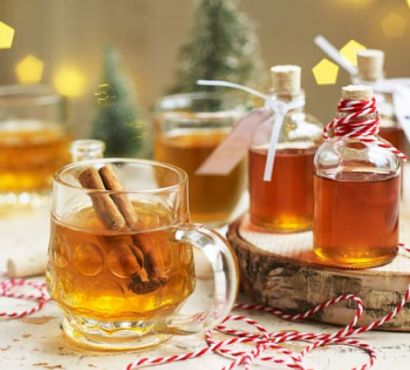 Spiced apple syrup with cinnamon stick