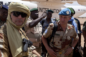 French General Pillet, Chief of Staff of the MINUSMA Kidal, during the visit of the Joint Security Committee in charge of the observance of the cease-fire between the Malian army and armed groups from the north. Source: MINUSMA (Flickr)