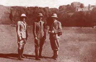 Edfu 1937. From left, Prof. B. Bruyere, Prof. K. Michałowski and Prof. J. Manteuffel with the kom in the background