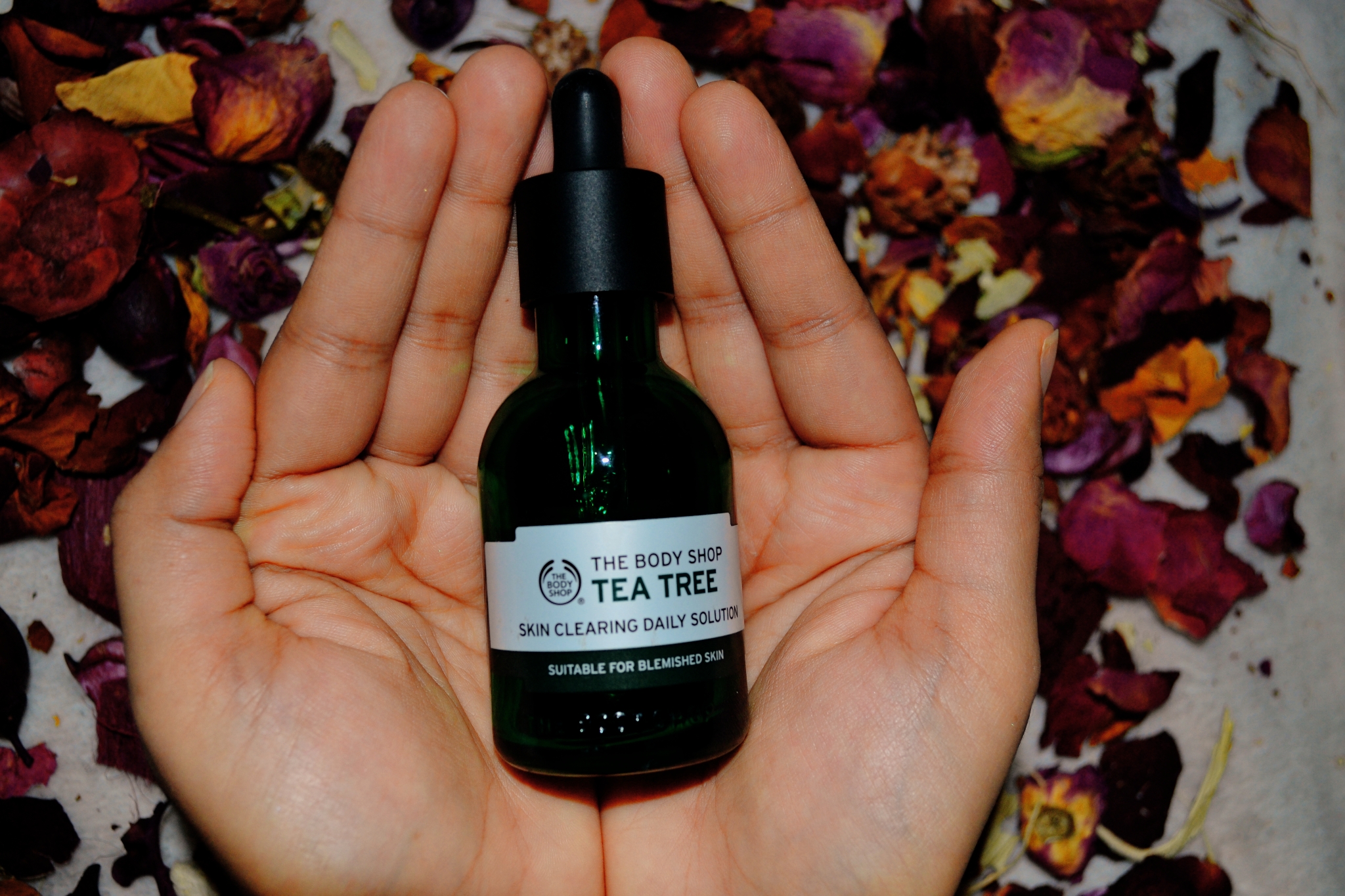 thebeautymascot/the body shop tea tree anti-imperfection daily solution