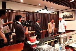 バンコクの日本料理店「葵」料理長にご挨拶＝鮮魚等の取引先