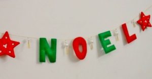 "NOEL" red and green theme