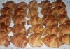 Croissants petits farcits de Frankfurt, bikini, paté, tonyina, truita i sobrassada.