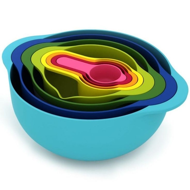 21. Nesting Bowls with Measuring Cups