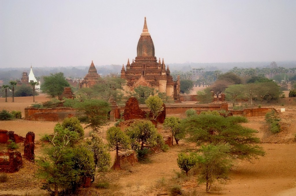 Tham Bu La temple (Wikipedia creative commons)