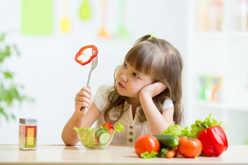 Tricks-to-introduce-new-foods-for-your-children