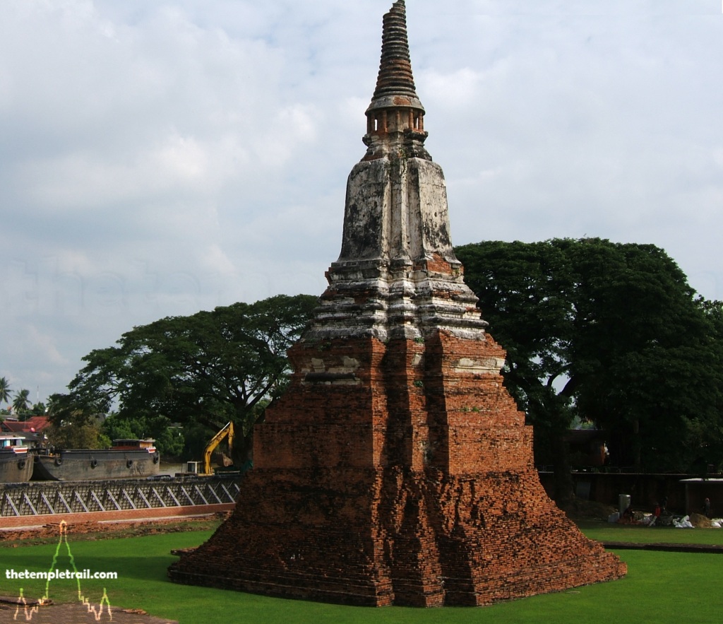 Wat Chai Watthanaram. Photo credit, thetempletrail.com
