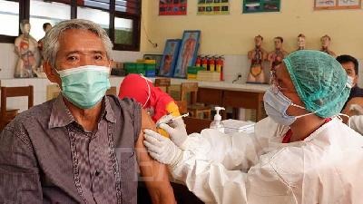 Vaksinasi Covid-19 untuk Lansia saat Ramadan