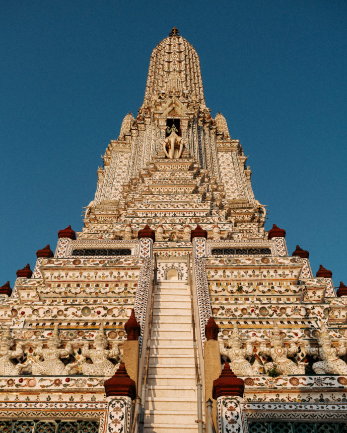 Wat Arunin temppeli Bangkokissa. Kuva: Anssi Lepikko