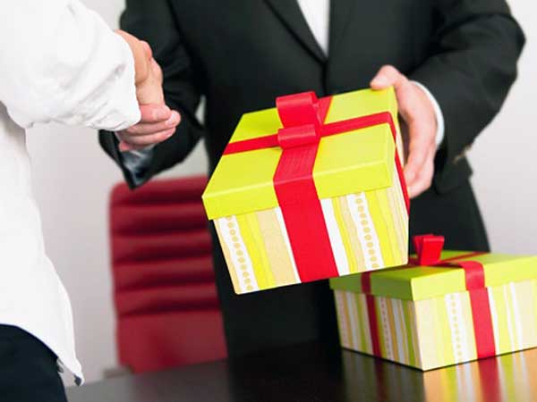 Бизнес подарки: у них есть свой этикет, который нужно знать